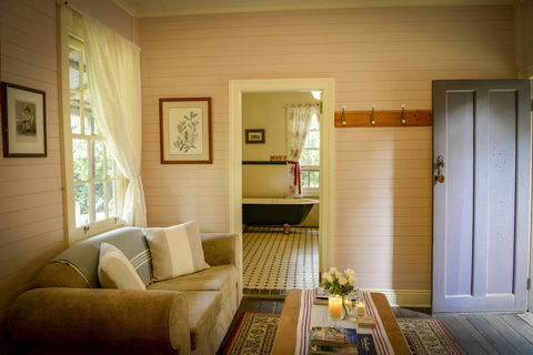 Arcadia - The Barn Cottage & Rosehill Cottage - Accommodation Asia 20