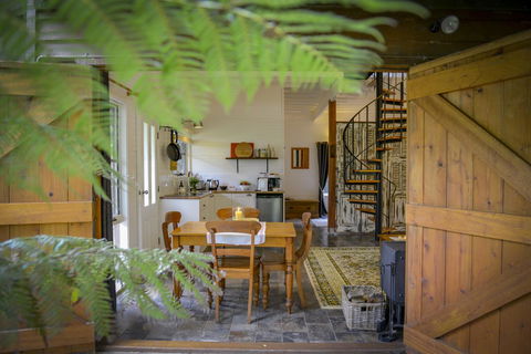 Arcadia - The Barn Cottage & Rosehill Cottage - Accommodation Asia 9