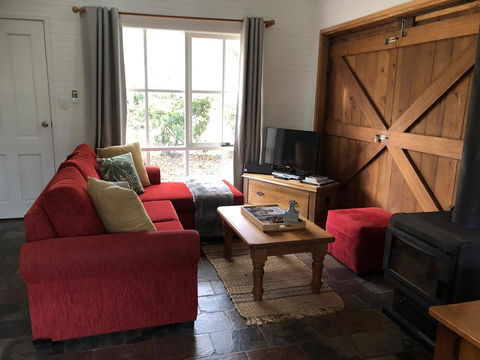 Arcadia - The Barn Cottage & Rosehill Cottage - Accommodation Asia 8