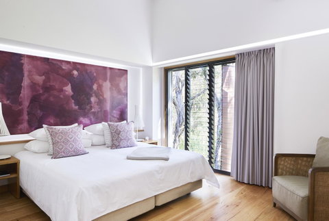 Elements Of Byron - Accommodation Guide 1