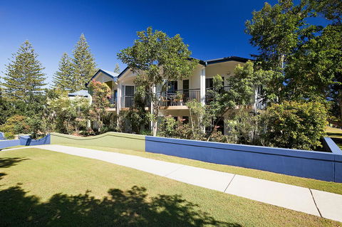 Eco Beach Resort - Accommodation Guide 1