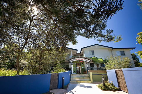 Eco Beach Resort - Accommodation Guide 16