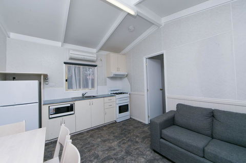 Crestview Tourist Park - Accommodation Asia 13