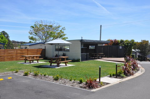 Crestview Tourist Park - Accommodation Asia 0