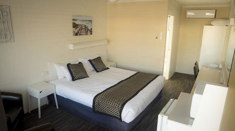 Coastal Bay Motel - Accommodation Asia 42