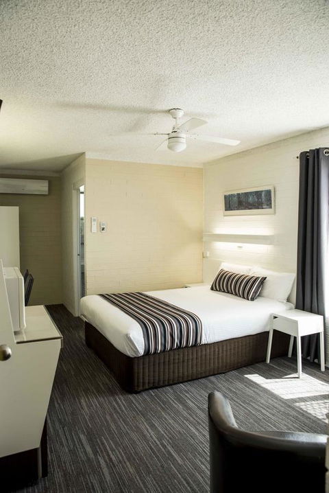 Coastal Bay Motel - Accommodation Asia 35