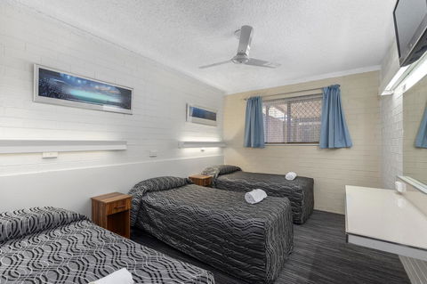 Coastal Bay Motel - Accommodation Asia 17