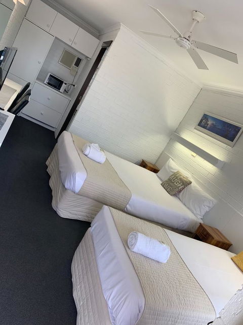 Coastal Bay Motel - Accommodation Asia 34