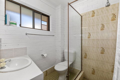 Coastal Bay Motel - Accommodation Asia 10