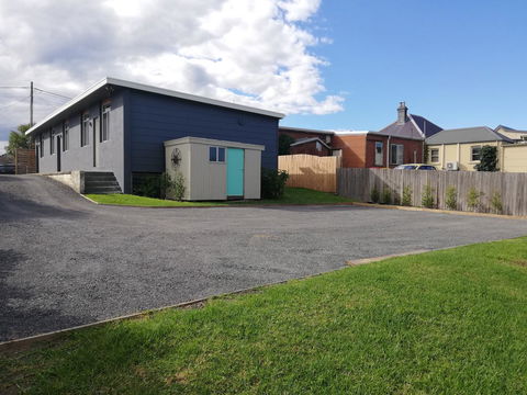 125 Milton - Accommodation Asia 11