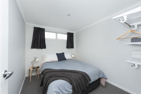 125 Milton - Accommodation Asia 6