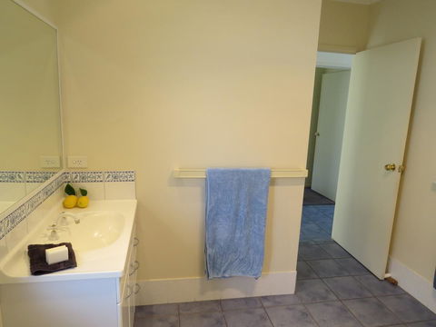 BlueWater Apartments - Accommodation Asia 22