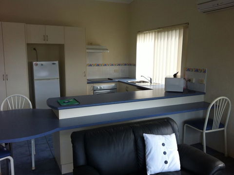 BlueWater Apartments - Accommodation Asia 6