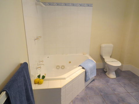 BlueWater Apartments - Accommodation Asia 23