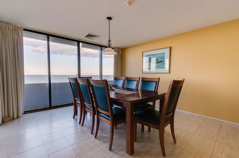 Pacific Towers Beach Resort - Accommodation Asia 24