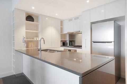 Cozy Apartment With Water View Plus Winter Garden - Accommodation Asia 2