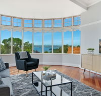 Huge Harbour View Apartment In Historic Home - Accommodation Asia