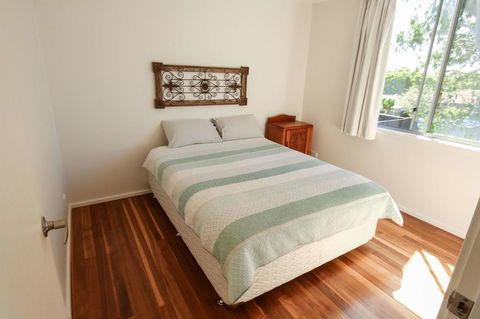 Valla's Beach House - Accommodation Asia 19