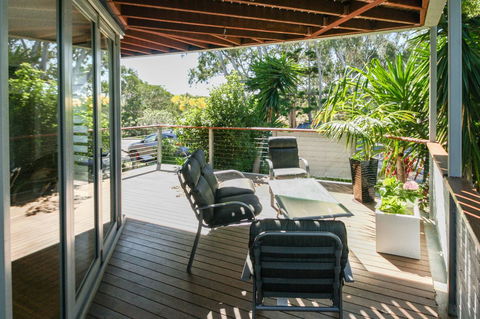 Valla's Beach House - Accommodation Asia 14