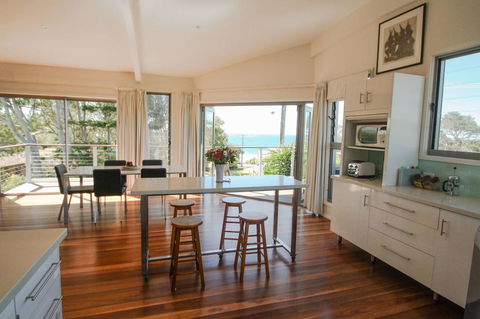 Valla's Beach House - Accommodation Asia 11