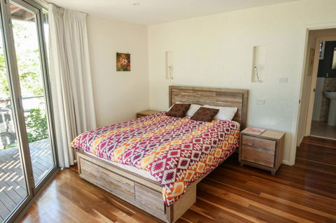 Valla's Beach House - Accommodation Asia 17