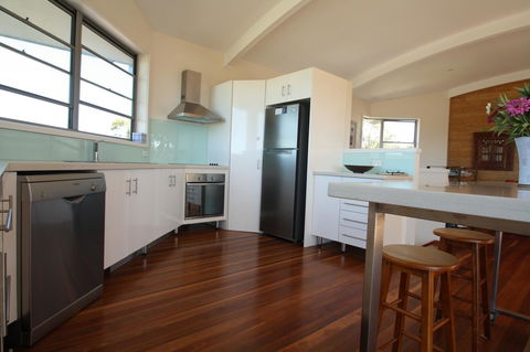 Valla's Beach House - Accommodation Asia 8