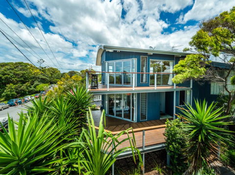 Valla's Beach House - Accommodation Asia 6