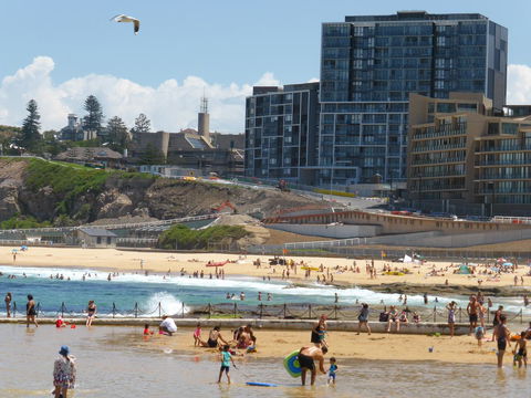 Arena Luxury Beachfront Apartment - Accommodation Asia 10