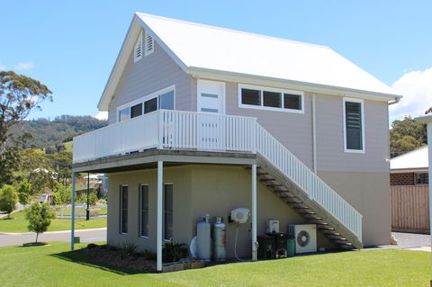 Red Waratah - Accommodation Asia 3