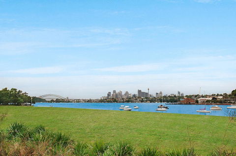 Elegant Family Home Close To Harbour And Views - Accommodation Asia 17