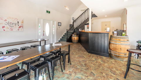 Madigan Wine Country Cottages - Accommodation Asia 24