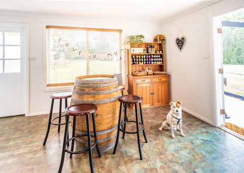 Madigan Wine Country Cottages - Accommodation Asia 23