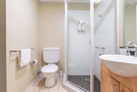 Classic 2 BR Apt In Pyrmont - Accommodation Guide 8