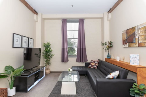 Classic 2 BR Apt In Pyrmont - Accommodation Guide 2