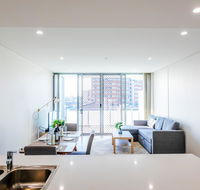 Near train station new 2 BR apt/free parking - Accommodation China