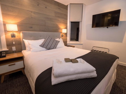 Crown Hotel Surry Hills - Accommodation Guide 2