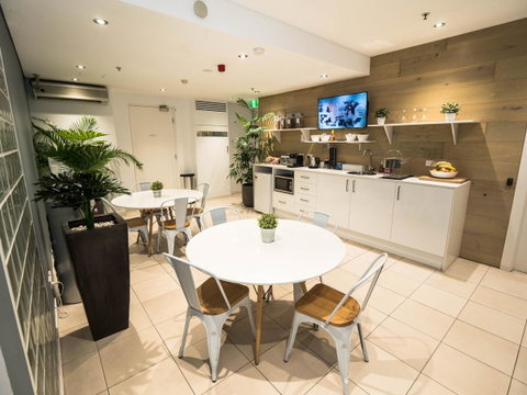 Crown Hotel Surry Hills - Accommodation Guide 6