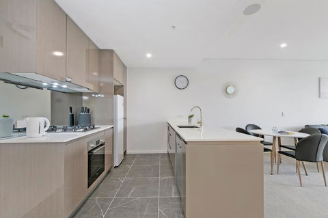 Stylish And Neat Two Bed Apartment In Wentworth Point - Accommodation Asia 5