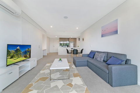 Stylish And Neat Two Bed Apartment In Wentworth Point - Accommodation Asia 1