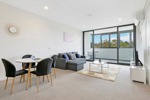 Stylish And Neat Two Bed Apartment In Wentworth Point - Accommodation Asia 4