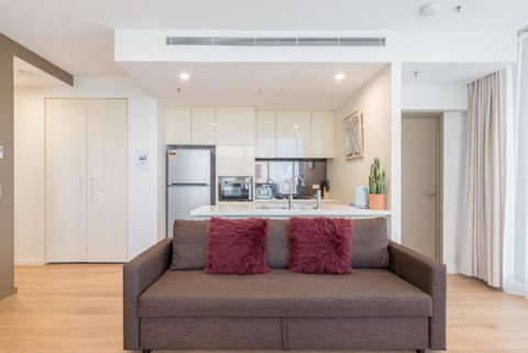 Sydney CBD Modern 2 Bedroom Apartment + Free Car Parking - Accommodation Guide 4