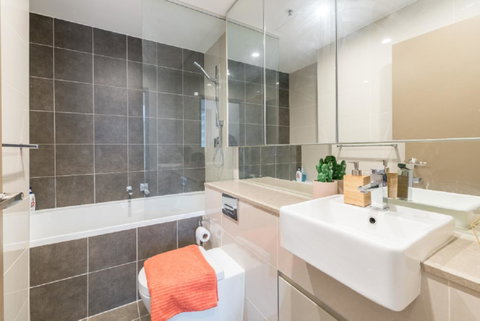 Sydney CBD Modern 2 Bedroom Apartment + Free Car Parking - Accommodation Guide 17