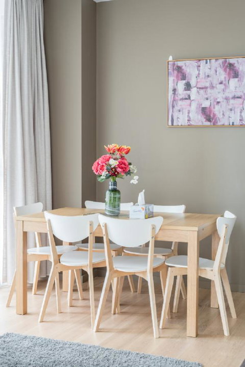 Sydney CBD Modern 2 Bedroom Apartment + Free Car Parking - Accommodation Guide 5