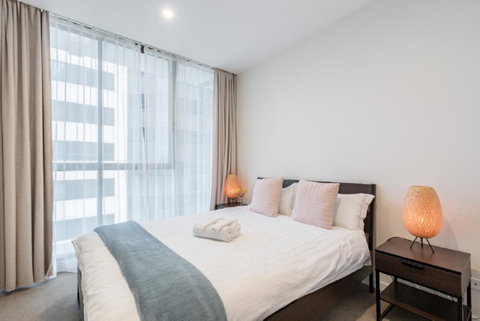 Sydney CBD Modern 2 Bedroom Apartment + Free Car Parking - Accommodation Guide 14