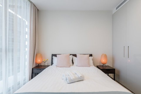 Sydney CBD Modern 2 Bedroom Apartment + Free Car Parking - Accommodation Guide 13