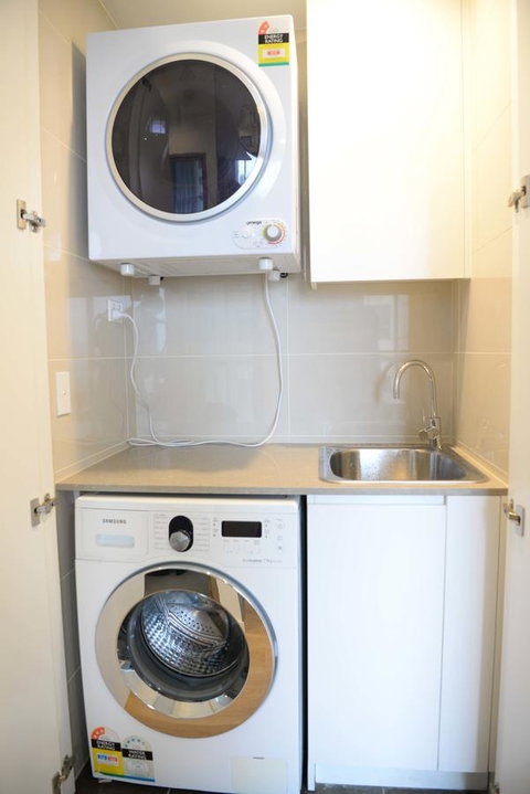 Sydney CBD Modern 2 Bedroom Apartment + Free Car Parking - Accommodation Guide 26