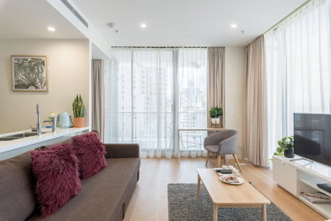 Sydney CBD Modern 2 Bedroom Apartment + Free Car Parking - Accommodation Guide 2