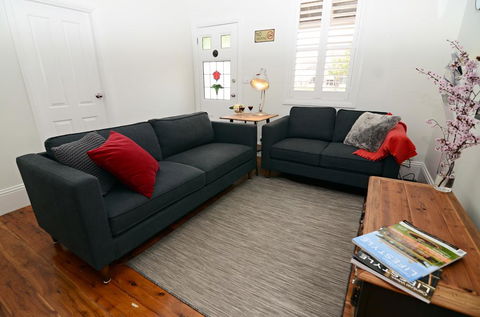 Thelma's Temora - Accommodation Asia 6