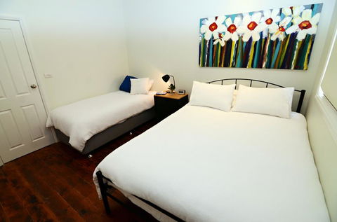 Thelma's Temora - Accommodation Asia 5