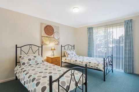 Black Dolphin Resort Motel & Apartments - Accommodation Asia 2